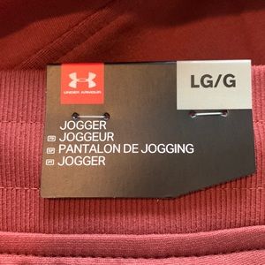 Mens Under Armour jogger size large, rust color